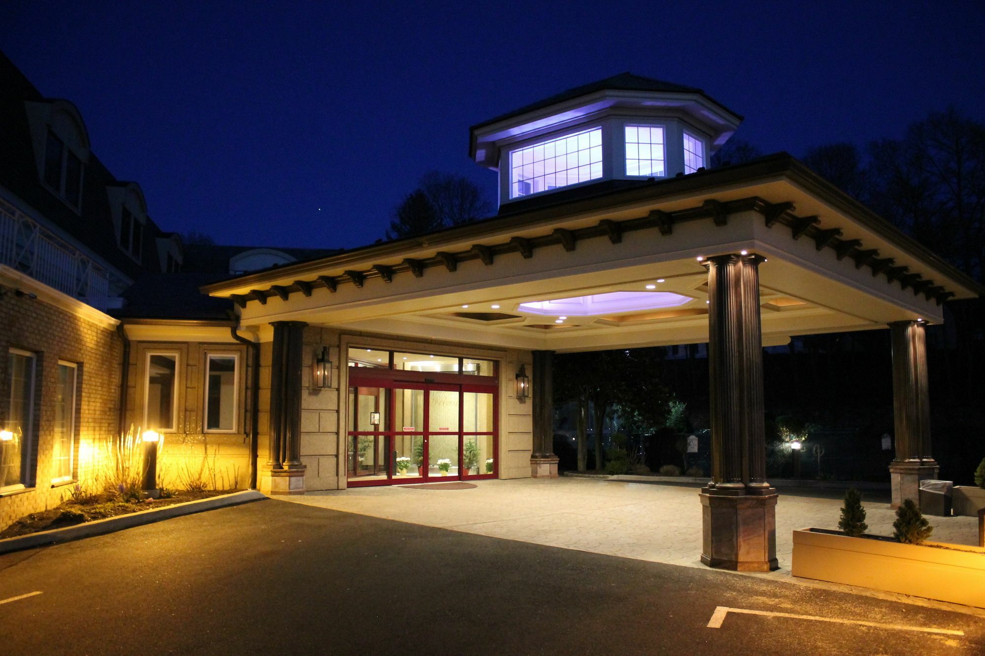 Guest House At Norwalk Inn Экстерьер фото